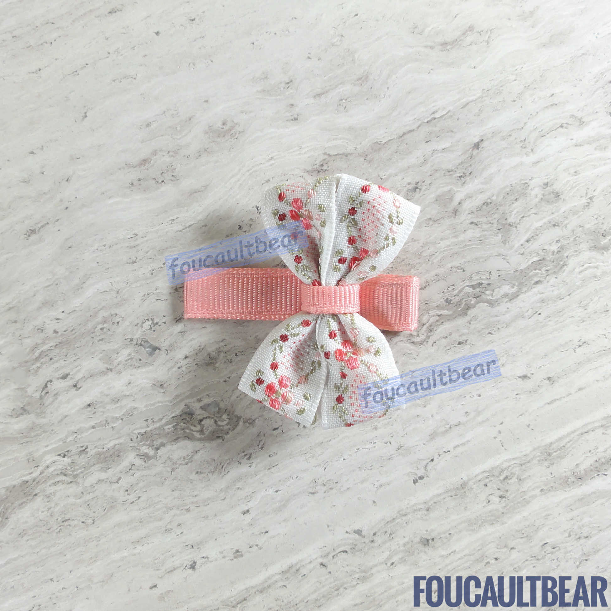Foucaultbear's HANDMADE HAIR CLIPPIE. Garland Rose Bud. Jacquard Ribbon. Partially Lined Alligator Hair Clip. Garland Rose Bud, a beautiful flower Jacquard Ribbon Hair Bow Clippie. A nice addition to your little girl's wardrobe. Perfect for toddlers, preschoolers, elementary-schoolers. Absolutely adorable on babies with enough hair to wear it too. Makes for a great Baby Shower gift. Definitely not your standard cliché shower gift. 